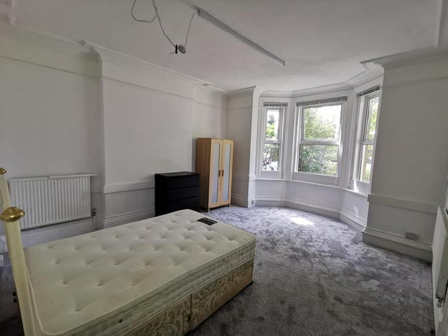 Specious double room close to Lansdown and Talbot Main Photo