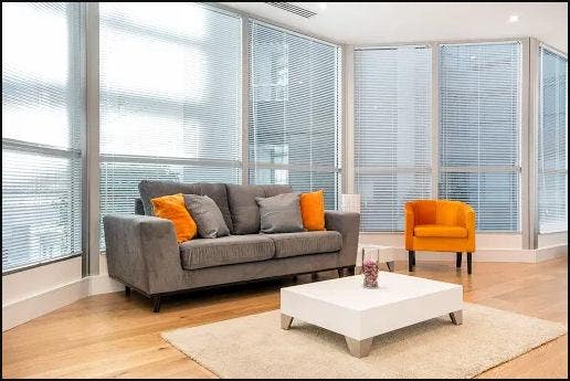 Stylish Space, Superb Location in Hounslow Main Photo