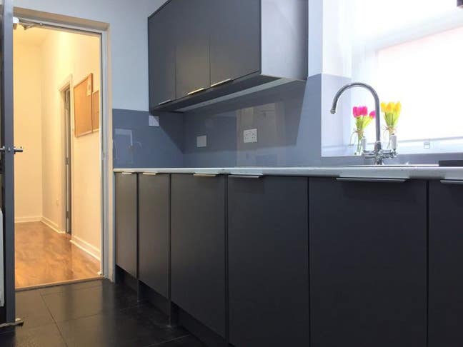 🏡 Modern Home Share – London Rd, PR1 Main Photo