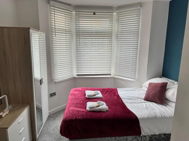  Double Ensuite Room in WD18 All Bills Included Main Photo