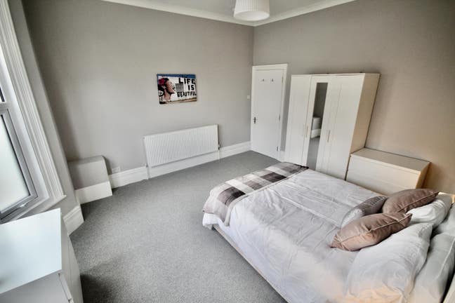 **HUGE Double, desk can be provided if needed** Main Photo