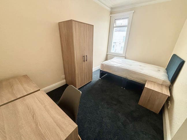 7 Rooms Available! Great Location Main Photo