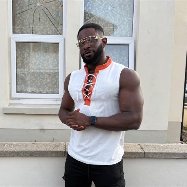 Professional Male seeks a single or double room Main Photo