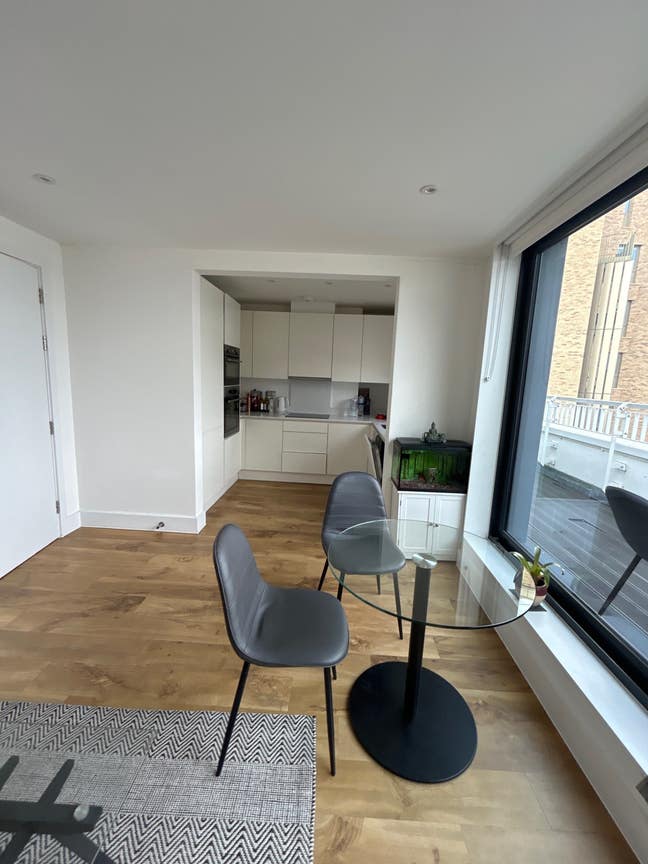 Shared twin room available from 1st September Main Photo