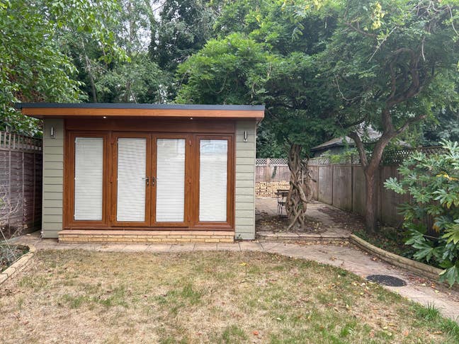 Self contained studio Annexe in garden of home Main Photo