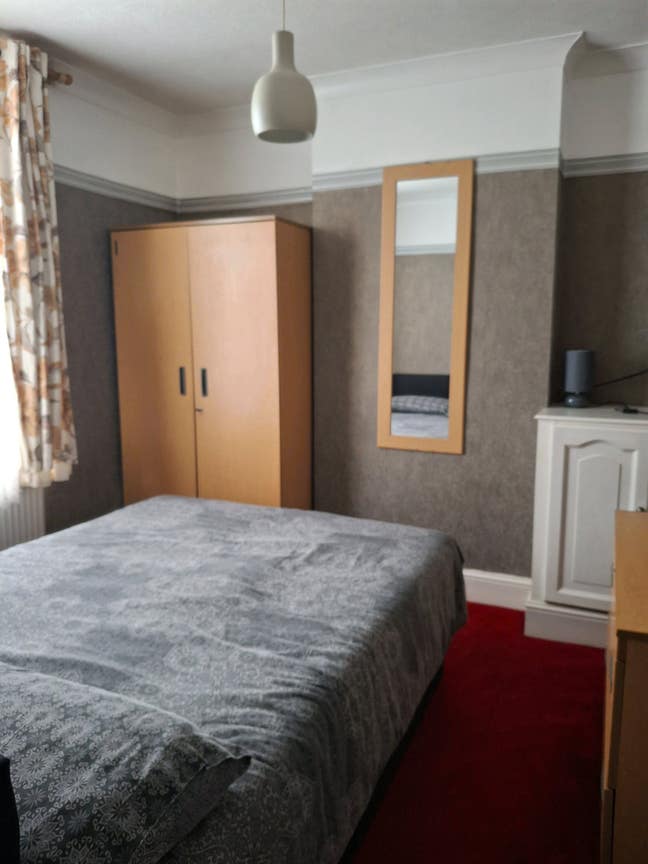 Double furnished room available in Dartford  Main Photo