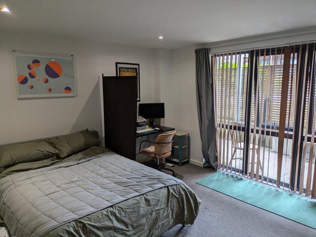 En Suite 2 Bed - 3 minute walk to DLR Main Photo