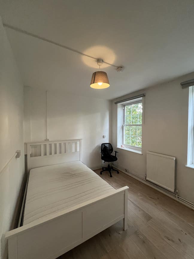 Double room available now in Camberwell! (90Co) Main Photo