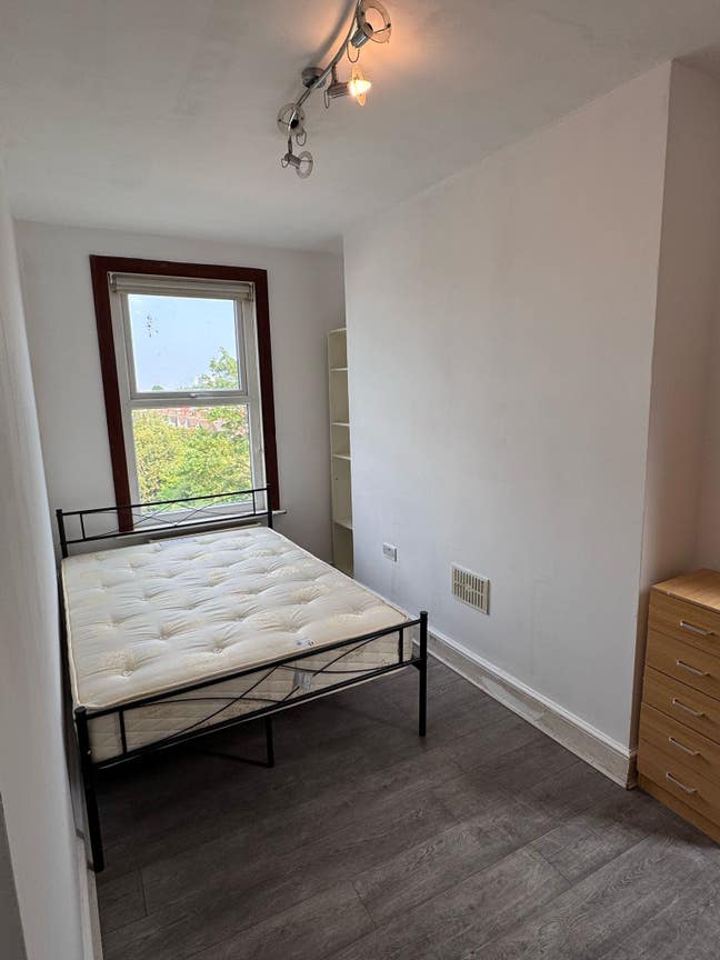Affordable & Modern Room Main Photo