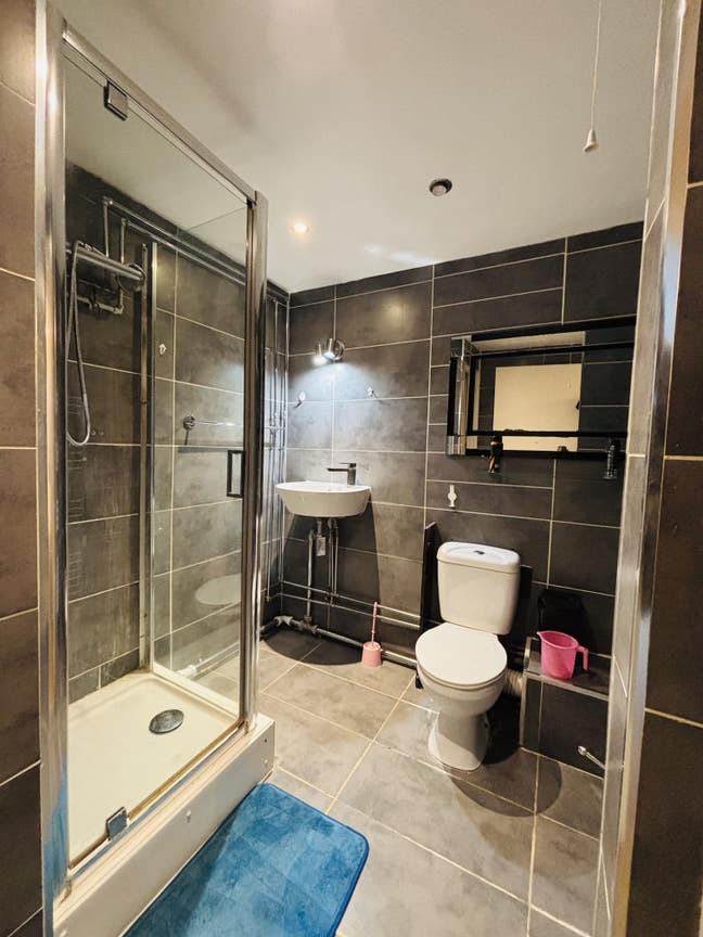 2 bed Flat 30 Seconds  from Chadwell Heath Station Main Photo