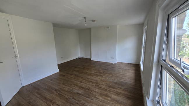 Stoke Newington**Newly Refub 1 Double Bedroom Flat Main Photo