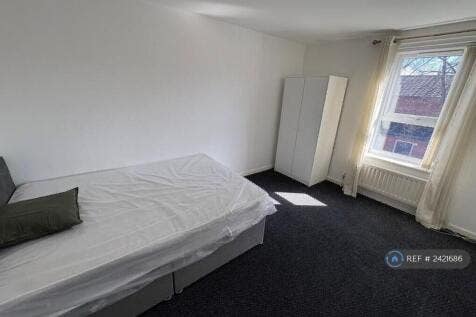 Rent small room or whole flat Main Photo