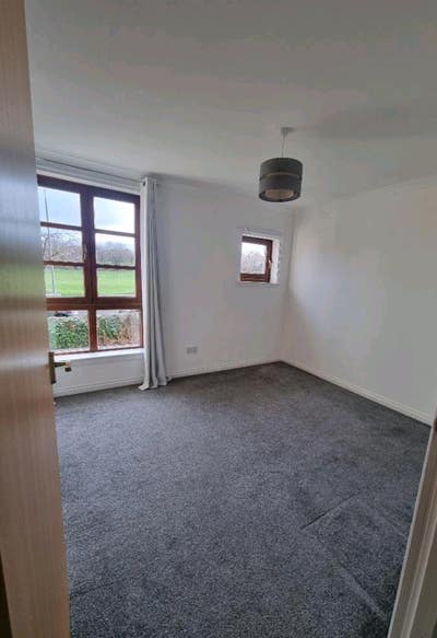 Single Bedroom with separate bathroom at EH14 2LR Main Photo