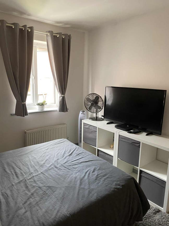 Large Double Room Main Photo
