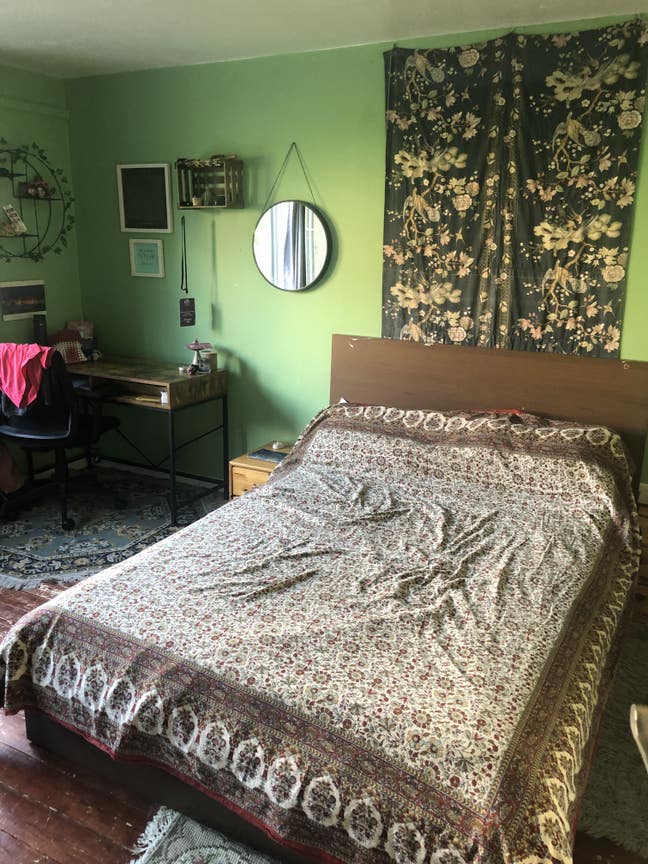 Short let double room in a house Main Photo