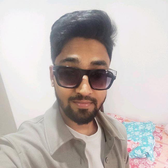 Room needed by professional couple Main Photo