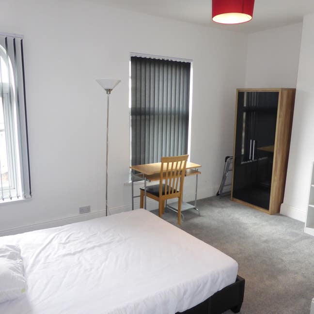 Superb Room Share with Ensuite Close to the City Main Photo