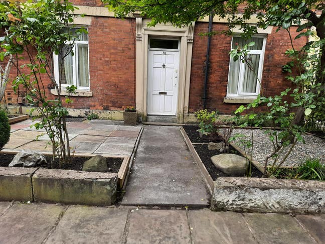 Double room to rent behind main bus station  Main Photo