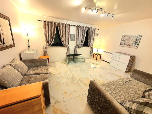1 Bed Flat, a Fantastic Home@ Horseferry Road, E14 Main Photo