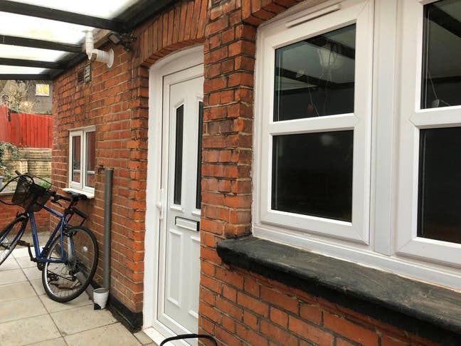 Well Situated 4 Bed Property In Surbiton Main Photo