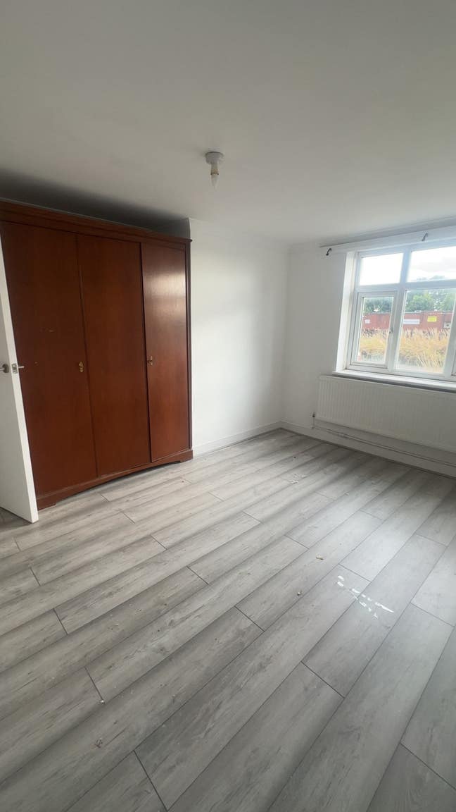 2 Spacious Bedroom New Addington  Main Photo