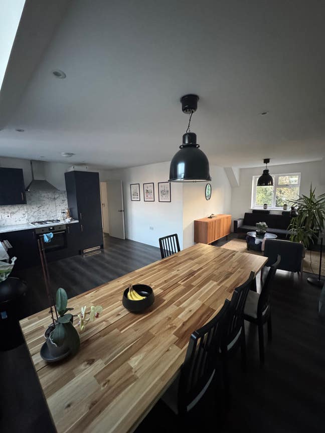 Modern Flat - looking for a flatmate  Main Photo