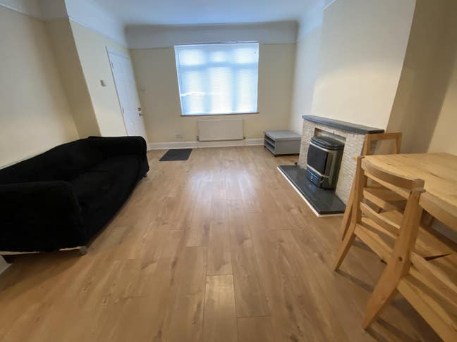 Lovely 2 bed garden flat near Osterley tube Main Photo