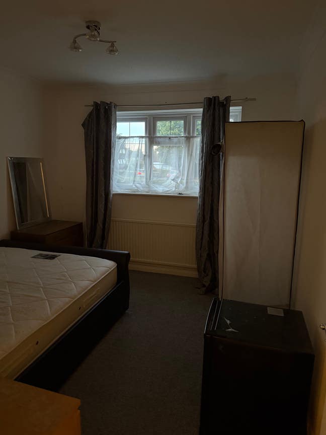 Ground floor flat room with garden access Main Photo