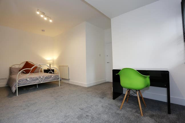 Luxurious Room in Central Maidstone with Parking Main Photo