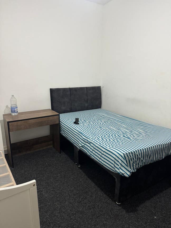1 Double room Available  Main Photo