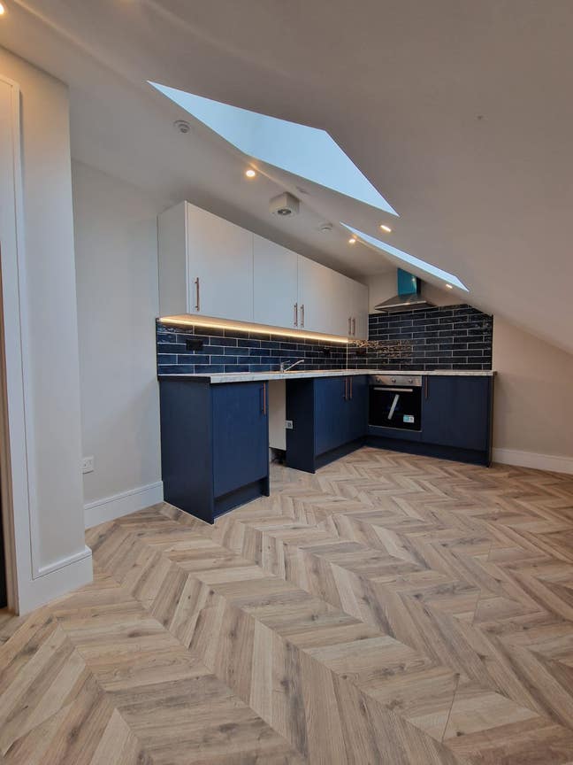 Modern Refurbished Studio Rooms in Tolworth  DSS  Main Photo