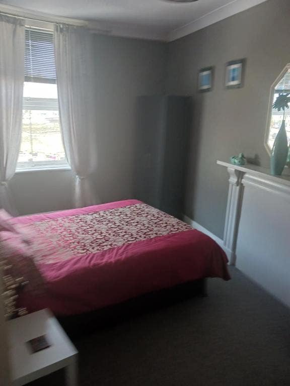 1 Double bedroom Main Photo