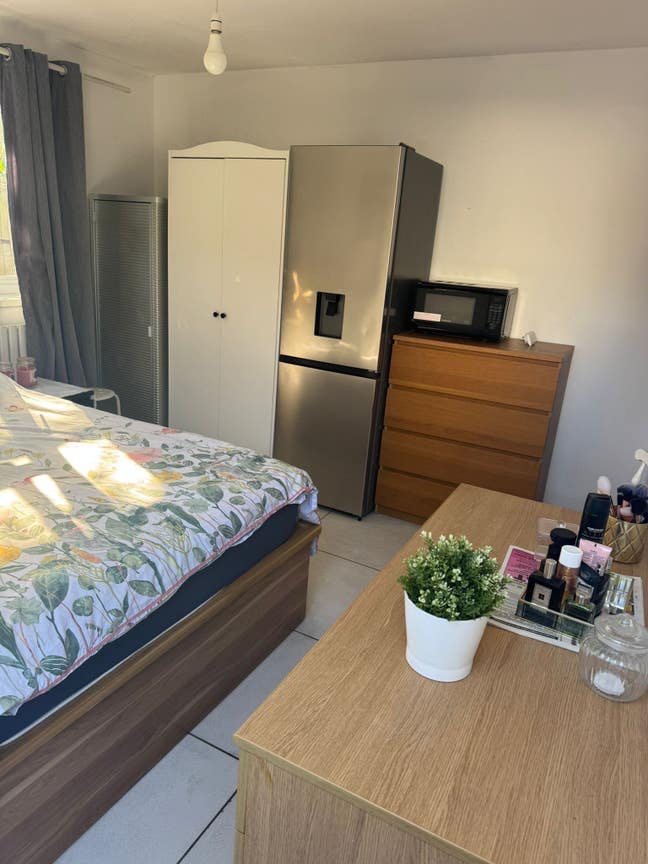 Double Ensuite Stratford - 9 mins walk to Station Main Photo