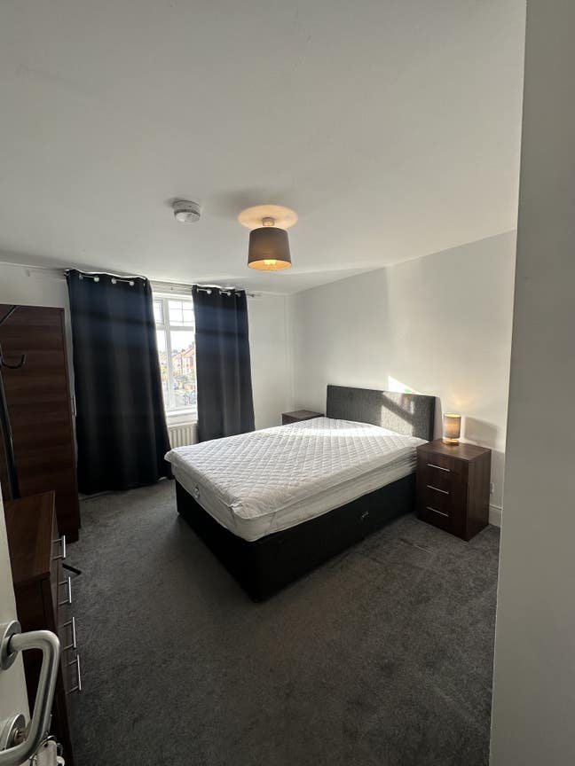 Extra Large room in house share Main Photo