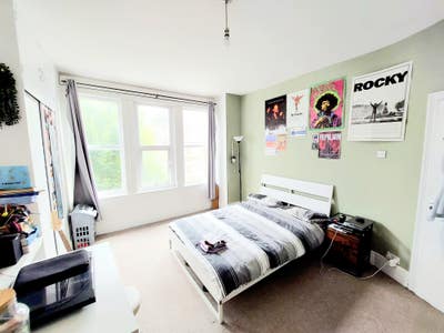 Very Large Double Room Available Main Photo