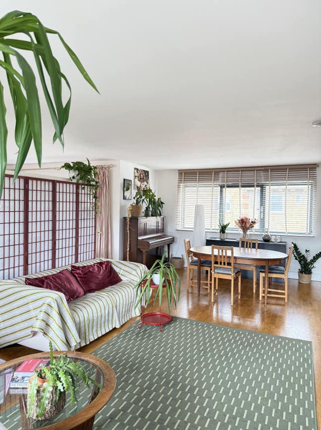 Spacious Studio Flat with Balcony - 1-month sublet Main Photo