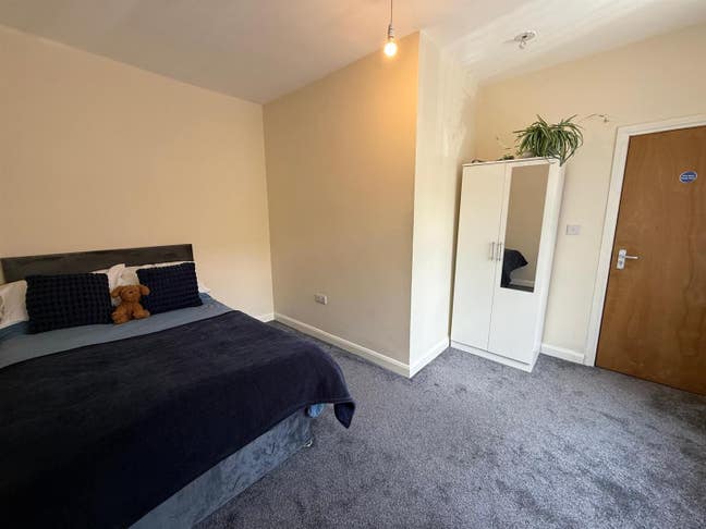 Large Ground Floor Room Available, Forest Town Main Photo