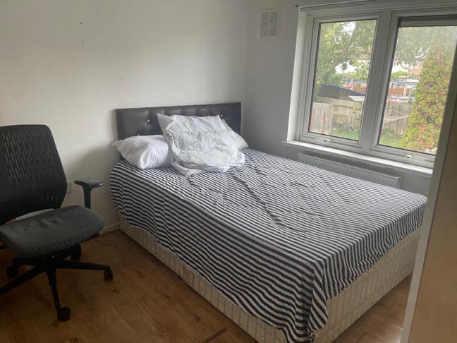 Bedroom Available in LE3 Main Photo