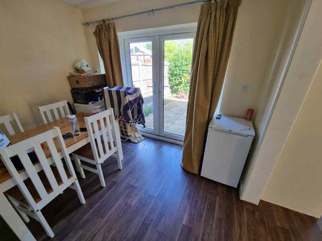 Room in 4 bed shared house  Main Photo