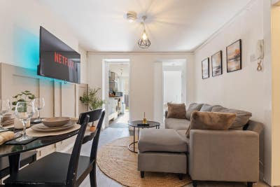 3 bed Garden flat -5 min to London Bridge Main Photo