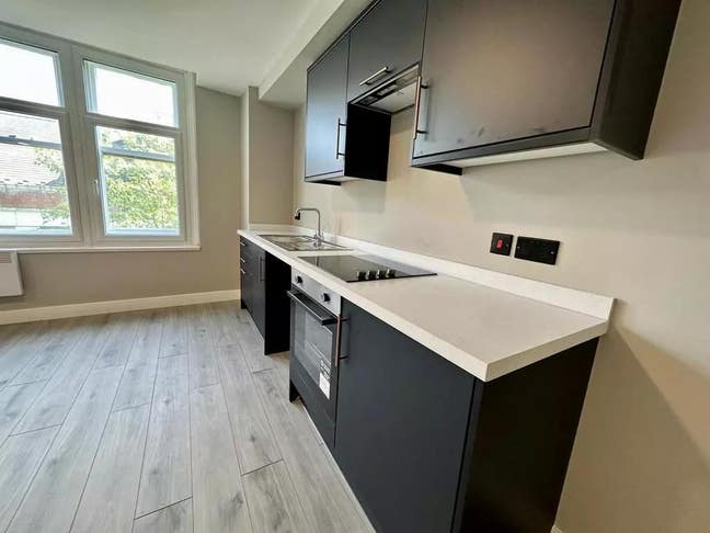 Modern 1-Bed Flat in Leicester Main Photo