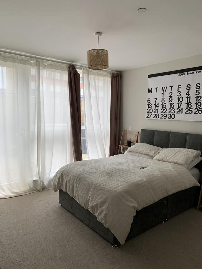 Room with en suite in big ground floor apartment! Main Photo