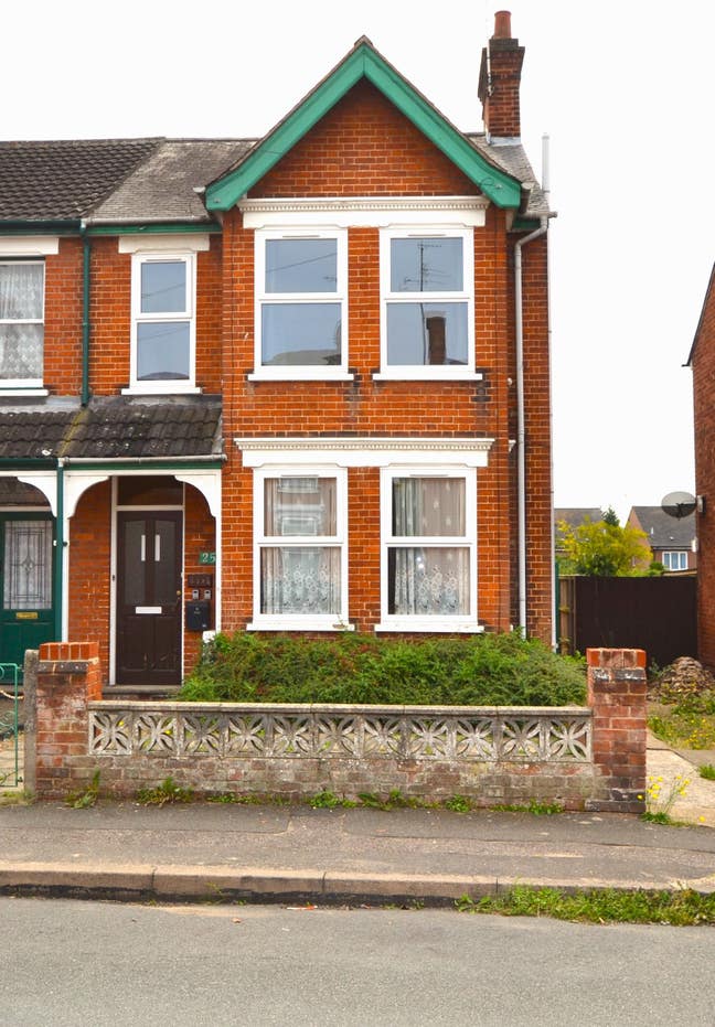 Large Double Rooms Available Now Main Photo