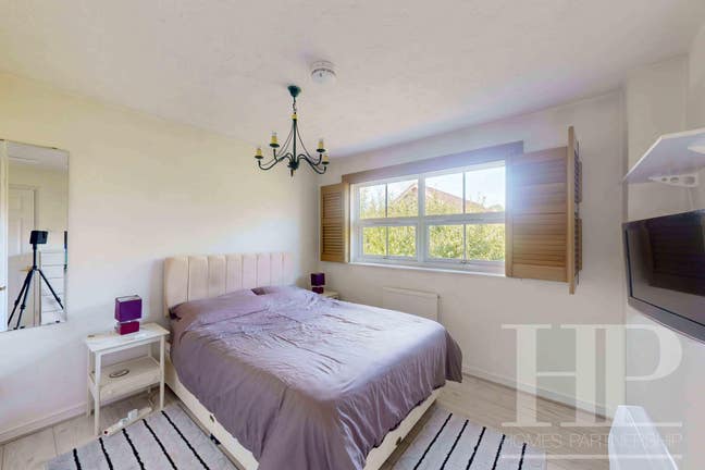 Professional House Share in Maidenbower! Main Photo