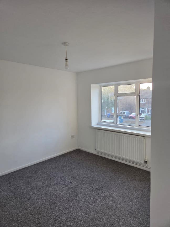 Flat on rent near Woking Station  Main Photo