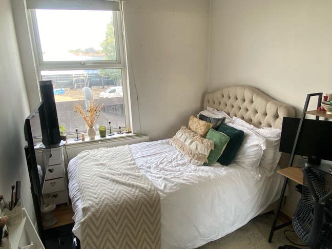 Room for rent in Balham in 2 bed flat with terrace Main Photo
