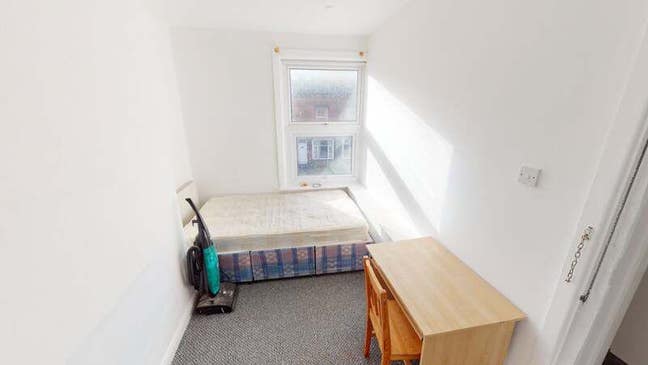 Student tenancy takeover Main Photo