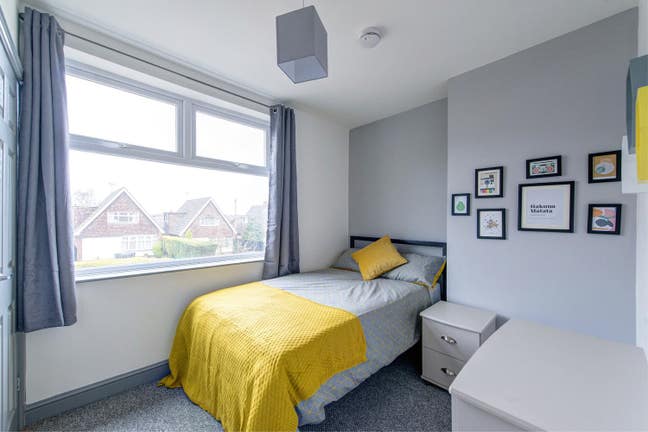 Luxury En Suite Rooms in Popular Location  Main Photo