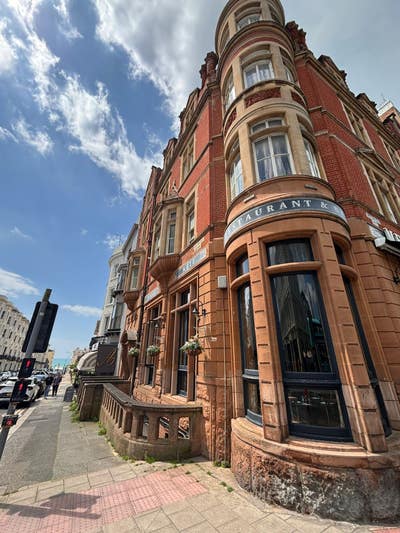 Bright 2 Bedroom Flat in Hove Main Photo