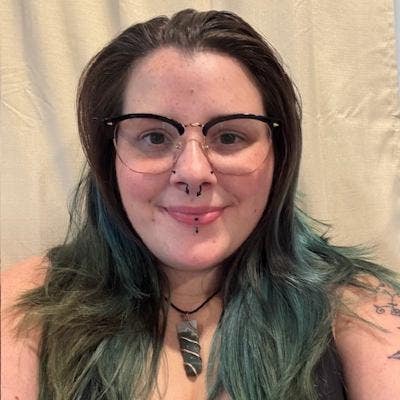  Post grad 26F and cat looking for flat Main Photo